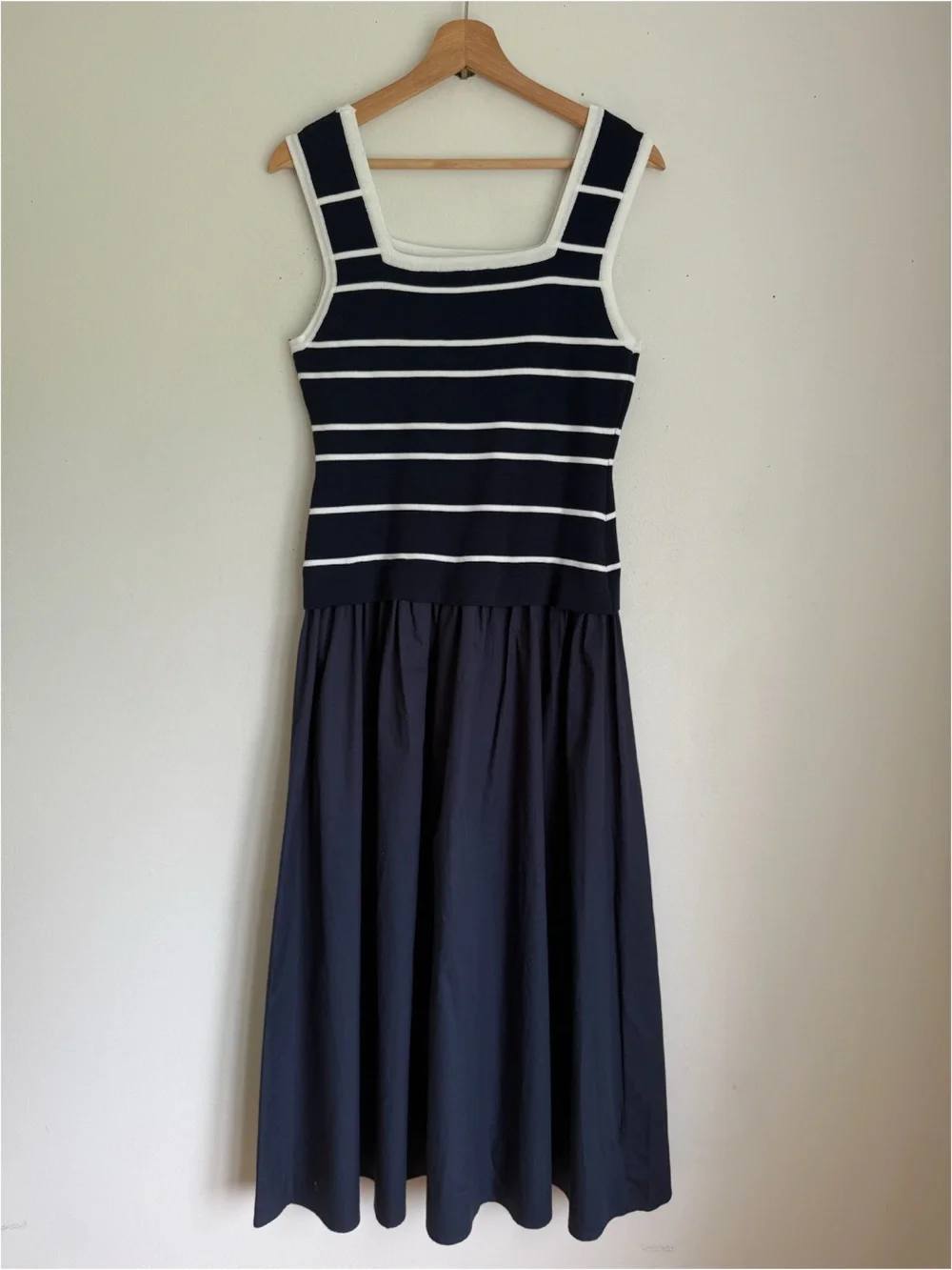 Zoe and Claire Mixed Media Sleeveless Midi Dress in Navy Blue and White - Picture 7 of 11